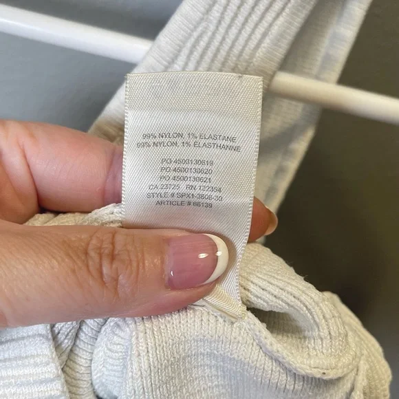 Aritzia Babaton Women’s Sculpt Knit Ribbed Square‎ Neck Cropped Tank White SZ S - Picture 2 of 4